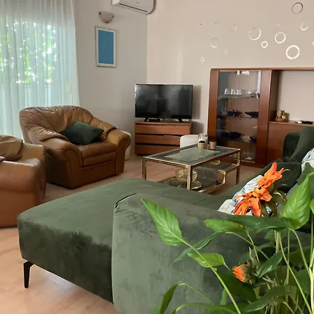 Lejlighed Quite Beautiful In The Split Neda With 4bedrooms *